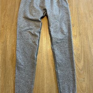 Women’s Gym Shark Athletic leggings size medium. Size tag is missing. No Pilling